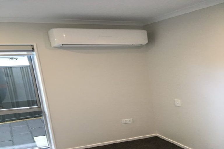 Photo of property in 2d/4 Sunnynook Road, Sunnynook, Auckland, 0620