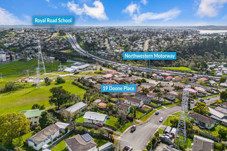 Photo of property in 19 Doone Place, Massey, Auckland, 0614