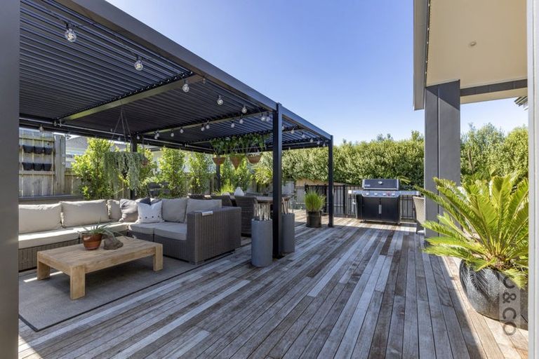 Photo of property in 61 Pitoitoi Drive, Riverhead, 0820