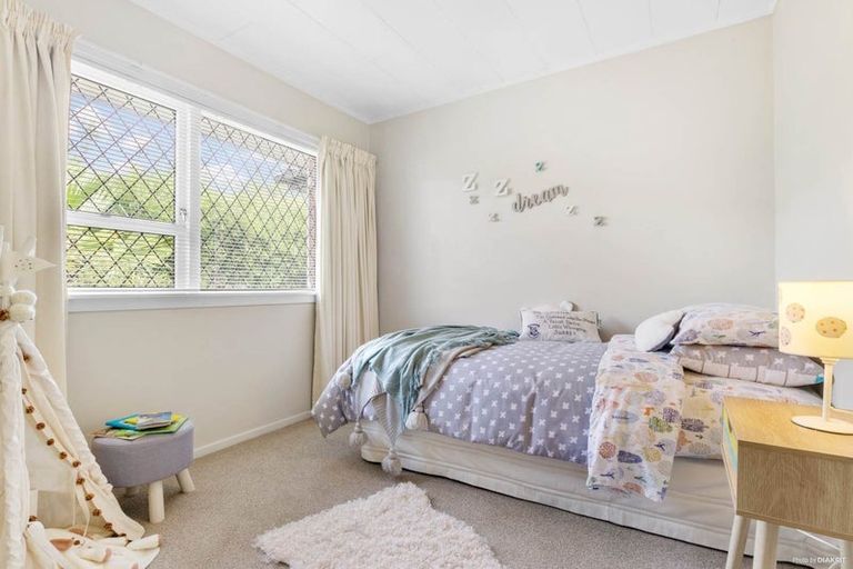 Photo of property in 4 Libra Street, Glen Eden, Auckland, 0602