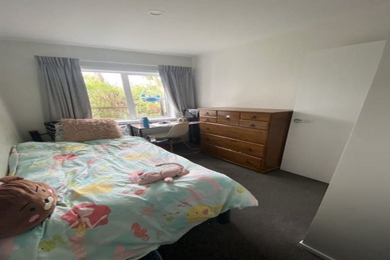 Photo of property in 3b Hillview Crescent, Paparangi, Wellington, 6037