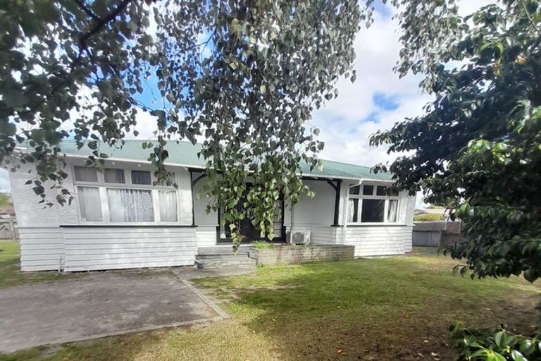 Photo of property in 68 Chelwood Street, Takaro, Palmerston North, 4412