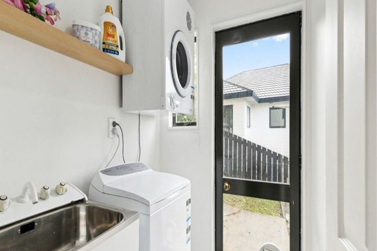 Photo of property in 13 Chastudon Place, Tawa, Wellington, 5028