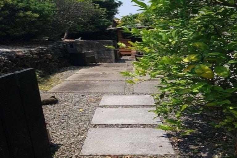 Photo of property in 4 Intrepid Place, Torbay, Auckland, 0630