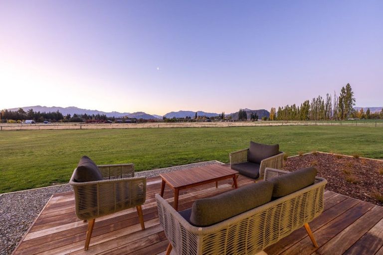Photo of property in 10 Little Orchard Way, Wanaka, 9382