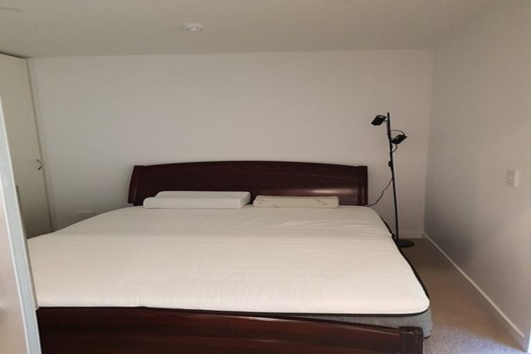 Photo of property in 2/167 Hobsonville Point Road, Hobsonville, Auckland, 0616