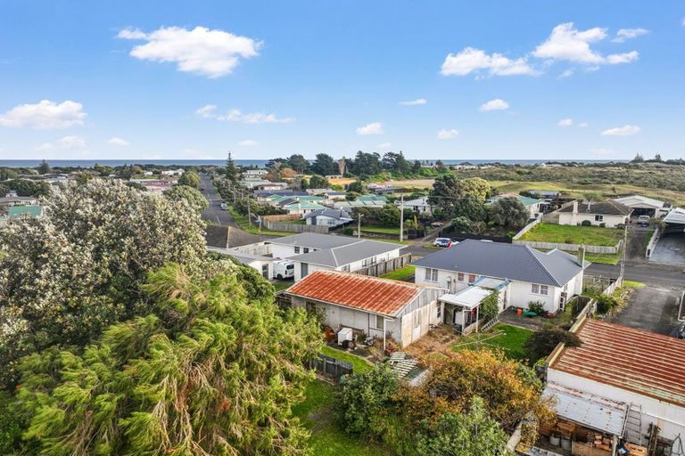 Photo of property in 90 Manuka Street, Castlecliff, Whanganui, 4501