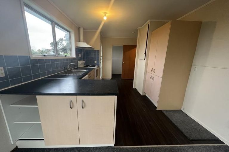 Photo of property in 4 Kilcar Place, Massey, Auckland, 0614