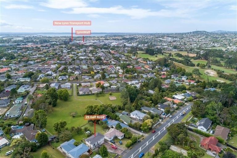 Photo of property in 29 Golf Road, New Lynn, Auckland, 0600