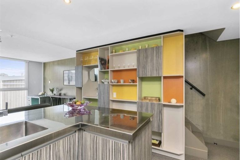 Photo of property in Canvas Apartments, 18/307u Willis Street, Te Aro, Wellington, 6011