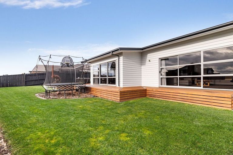 Photo of property in 20 Rosalie Terrace, Kelvin Grove, Palmerston North, 4414