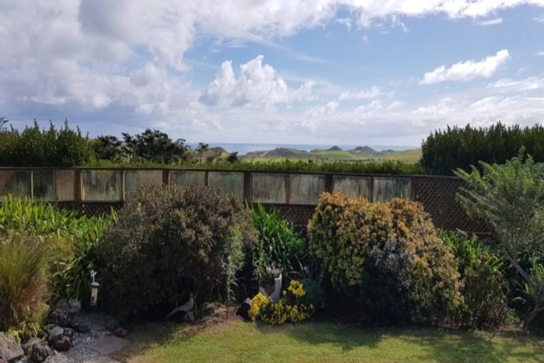 Photo of property in 286 Rehutai Road, Baylys Beach, Dargaville, 0377