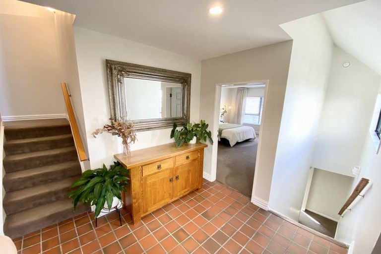 Photo of property in 16j Hobson Street, Thorndon, Wellington, 6011