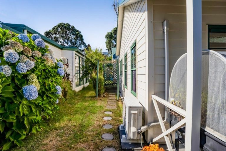 Photo of property in 70-76 Whiteley Street, Moturoa, New Plymouth, 4310