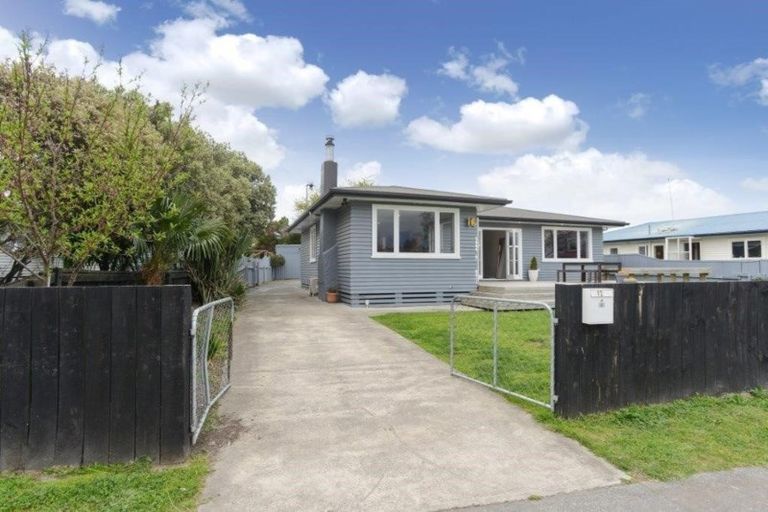 Photo of property in 12 O'connell Place, Havelock North, 4130