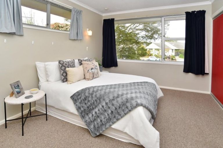 Photo of property in 36 Highfield Place, Avonhead, Christchurch, 8042