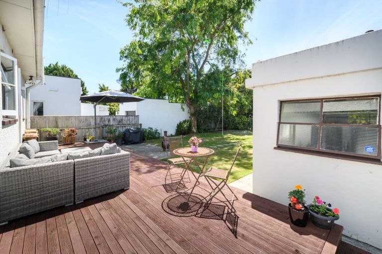 Photo of property in 5 Rangitira Avenue, Palmerston North, 4414