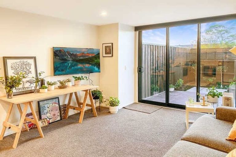 Photo of property in 1036h Colombo Street, St Albans, Christchurch, 8014