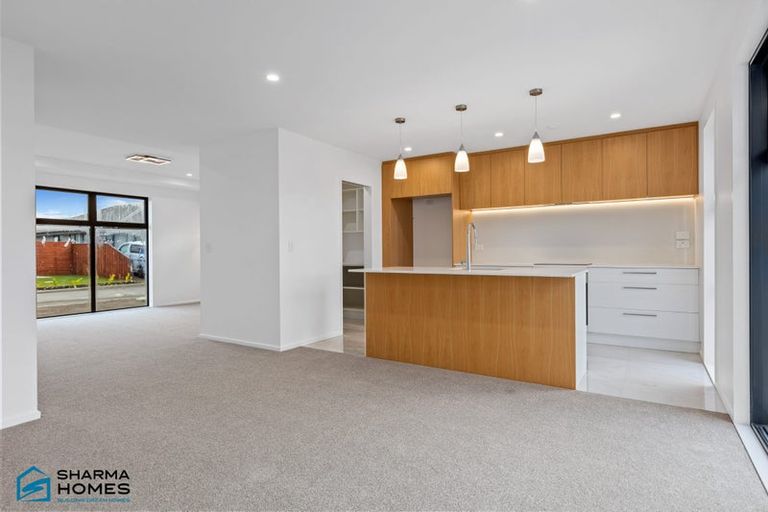 Photo of property in 21 Akoranga Place, Hornby, Christchurch, 8042