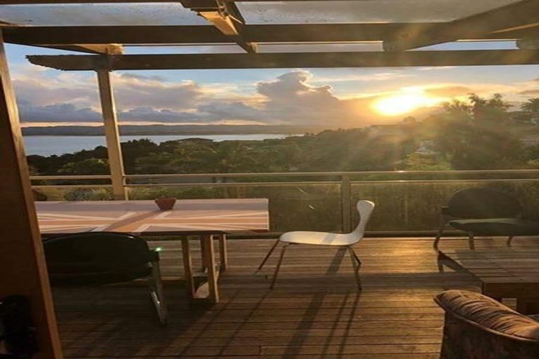 Photo of property in 17 Sea Vista Avenue, Beach Haven, Auckland, 0626