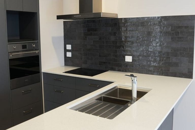 Photo of property in 14 George Yee Place, Taradale, 4112