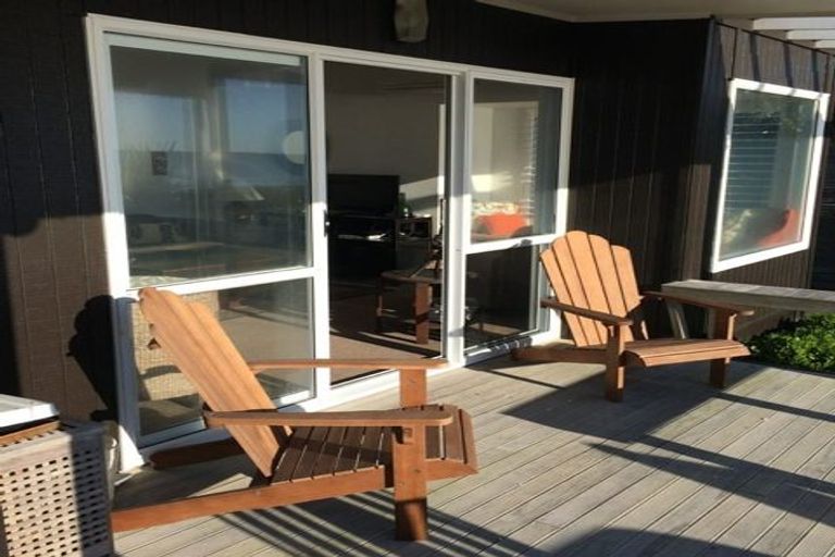 Photo of property in 579a Pukehina Parade, Pukehina, Te Puke, 3189