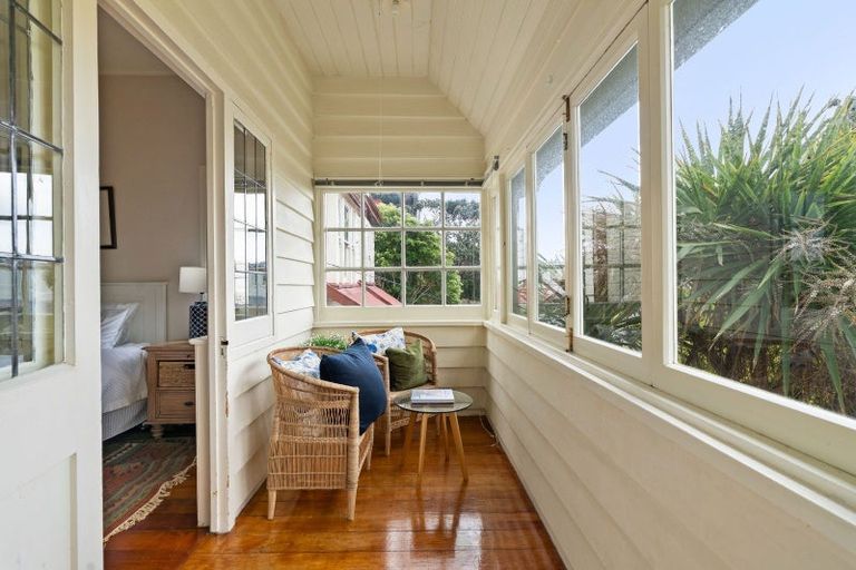 Photo of property in 20 Talavera Terrace, Kelburn, Wellington, 6012