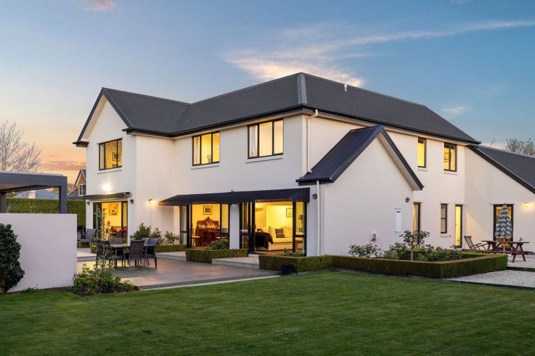 Photo of property in 51 Lewisham Park, St Albans, Christchurch, 8052