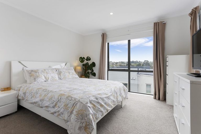 Photo of property in 70 Manutewhau Road, Massey, Auckland, 0614