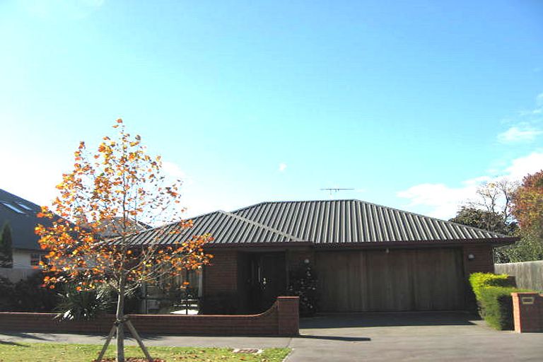 Photo of property in 32a Garreg Road, Fendalton, Christchurch, 8052