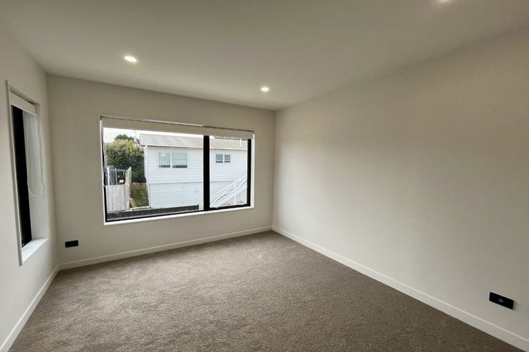 Photo of property in 98c Royal Road, Massey, Auckland, 0614