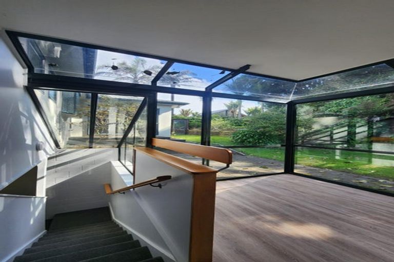 Photo of property in 18 Arden Place, Oakura, 4314