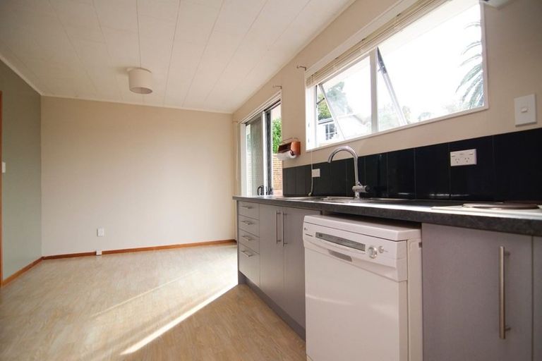 Photo of property in 11 Glenfinn Place, Massey, Auckland, 0614