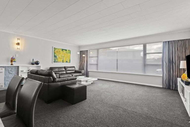 Photo of property in 2 Piper Place, Roslyn, Palmerston North, 4414