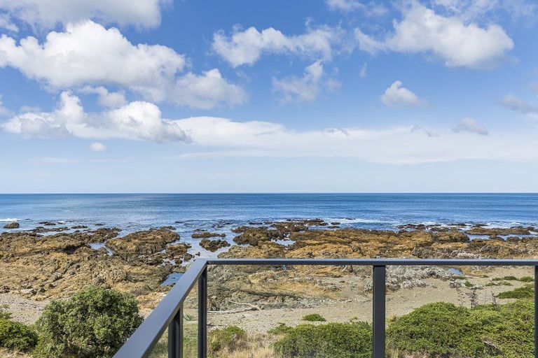 Photo of property in 441 The Esplanade, Island Bay, Wellington, 6023