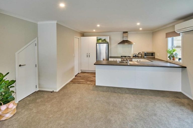 Photo of property in 20u7 Glanmire Road, Newlands, Wellington, 6037