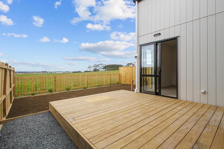 Photo of property in 68 Puwha Street, Massey, Auckland, 0614