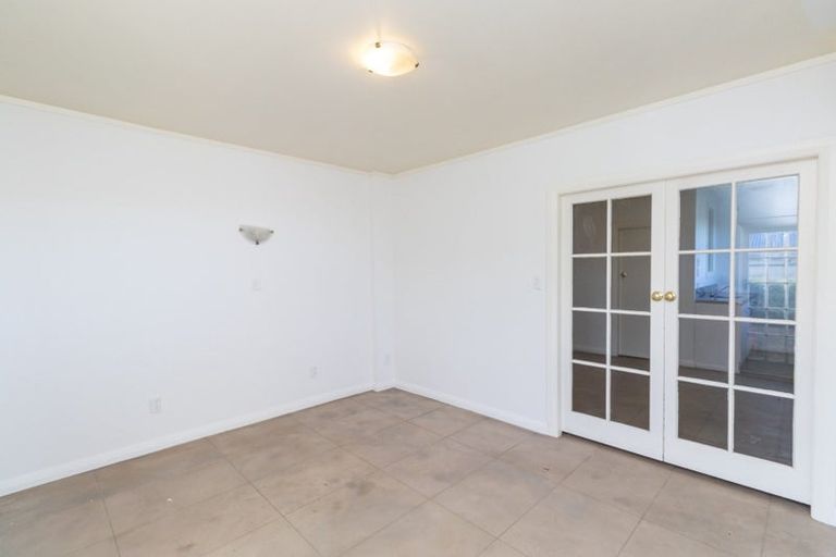 Photo of property in 12 Veronica Street, Brooklyn, Wellington, 6021