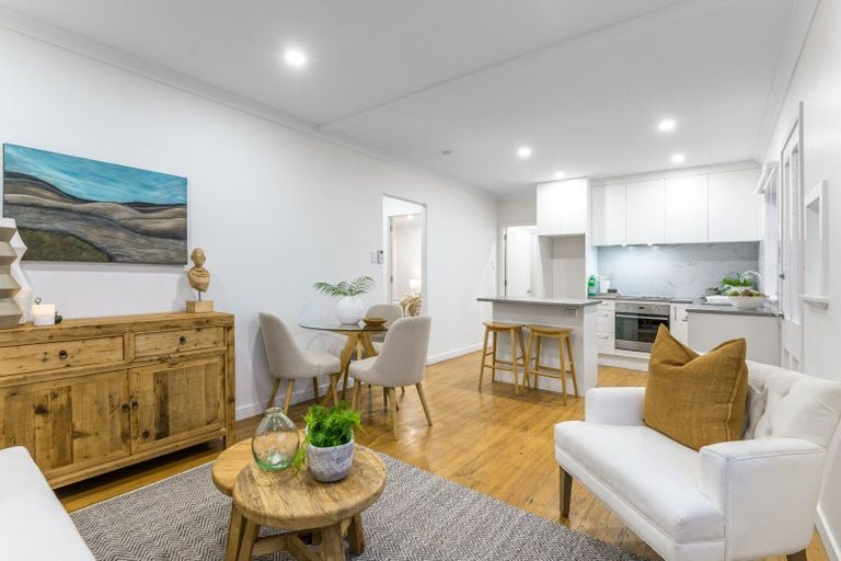 Photo of property in 2/27 Calliope Road, Devonport, Auckland, 0624