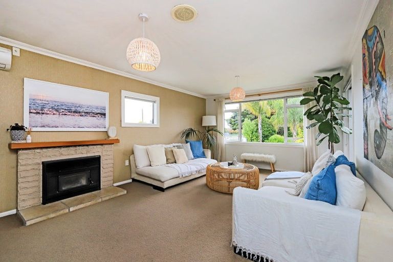 Photo of property in 27 Hammond Road, Taradale, Napier, 4112