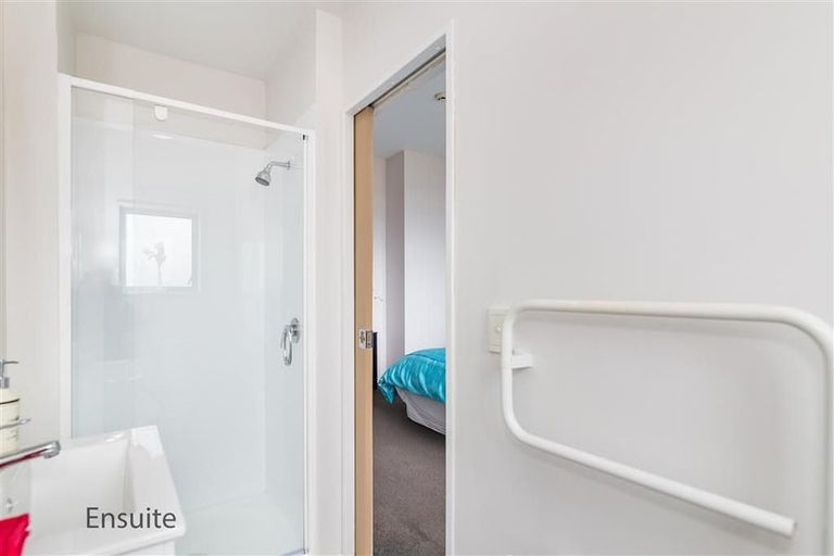 Photo of property in Metro Apartments, 220u8 Thorndon Quay, Pipitea, Wellington, 6011