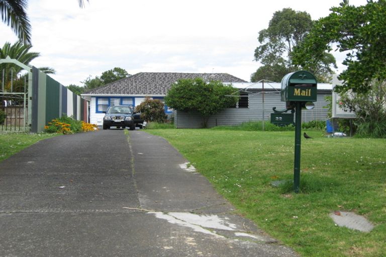 Photo of property in 22 Heyford Close, Mangere, Auckland, 2022