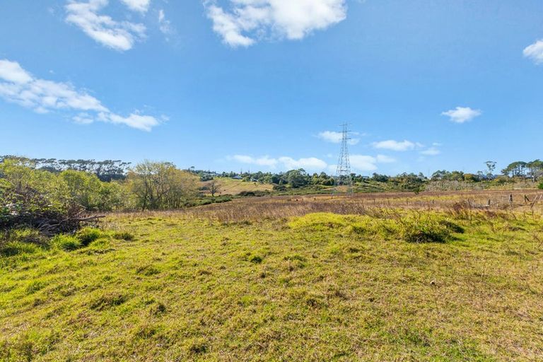 Photo of property in 23 Red Hills Road, Massey, Auckland, 0614