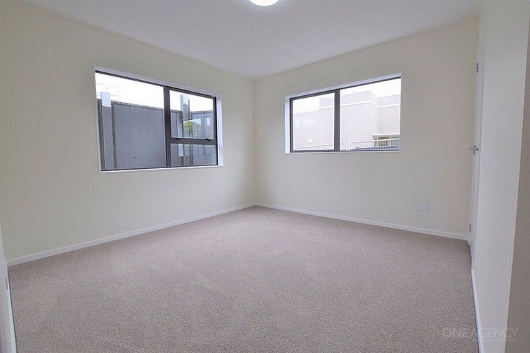 Photo of property in 12 Pleasant Road, Glen Eden, Auckland, 0602