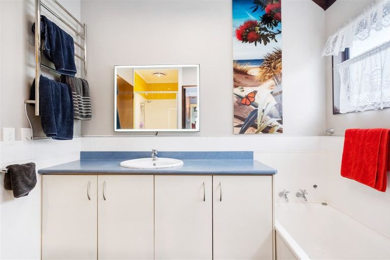 Photo of property in 16 De Havilland Place, Onerahi, Whangarei, 0110