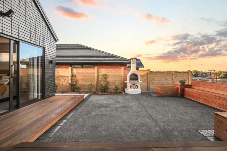 Photo of property in 25 Oralee Terrace, Peacocke, Hamilton, 3206