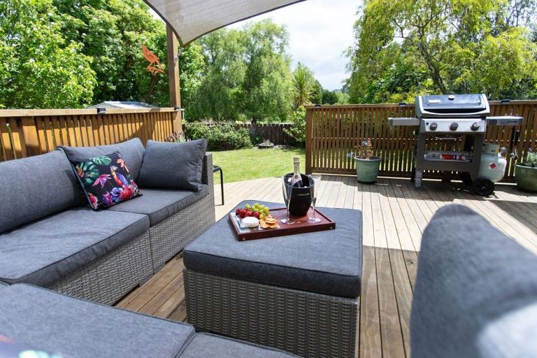 Photo of property in 77 Fergusson Street, Woodville, 4920