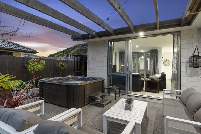 Photo of property in 298 Lakes Boulevard, Pyes Pa, Tauranga, 3112