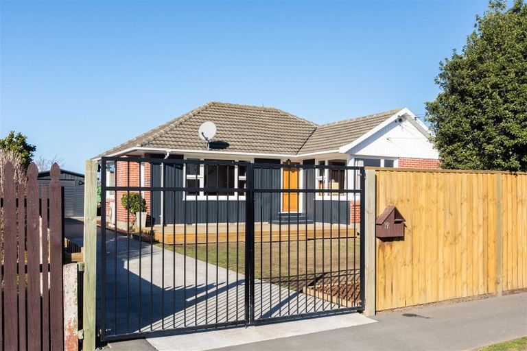 Photo of property in 19 Vivian Street, Burwood, Christchurch, 8083
