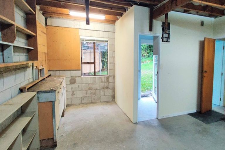 Photo of property in 41 Miltonia Avenue, Te Atatu South, Auckland, 0610